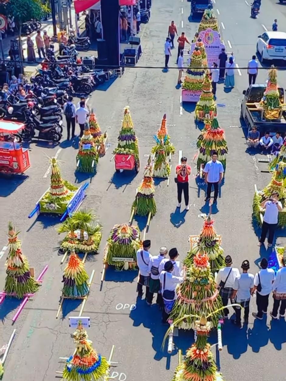 Parade Ancak Agung