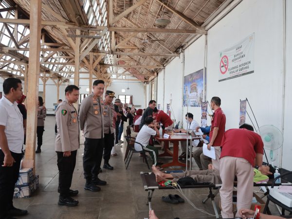 *Polres Jember Peduli Kesehatan Buruh, Gelar MCU Gratis Jelang May Day*