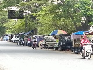 Pentingnya Penataan Ulang PKL Yang Menempati Bahu Jalan Propinsi