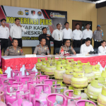 Polresta Sidoarjo Ungkap Sindikat LPG Oplosan di Rumah Kontrakan Amankan Dua Tersangka