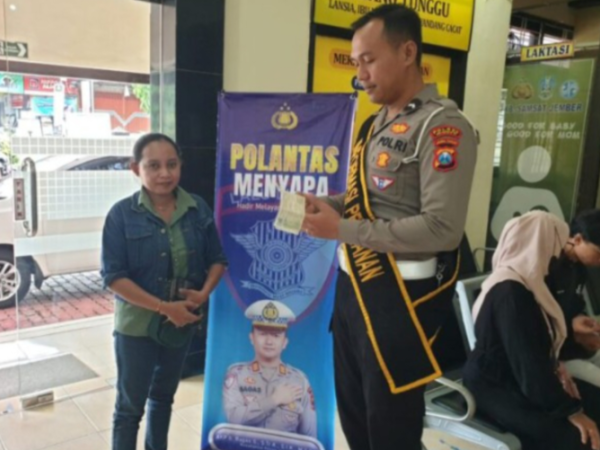 Program Polantas Menyapa kantor Samsat; Jember Dengan Layanan Publik Cepat Transparan Dan Humanis