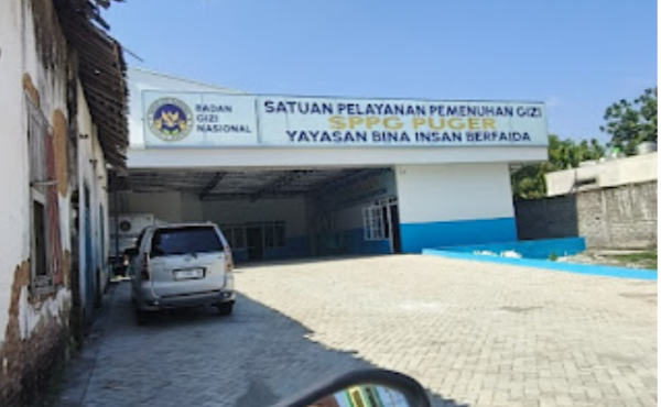 Viral di Tik Tok Petugas SPPG 02 Grenden Puger,Memakai Sarung Tanpa seragam Resmi Saat Bekerja